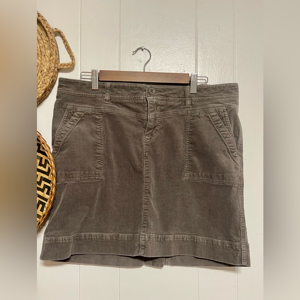 The North Face Womens Corduroy Mini Skirt Brown Pockets Slit Stretch Size 14